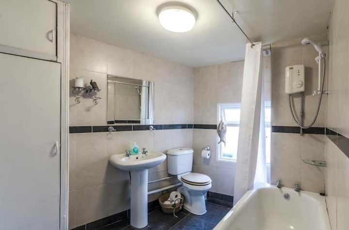 Manorbier Castle Inn Sunset Room Exterior foto